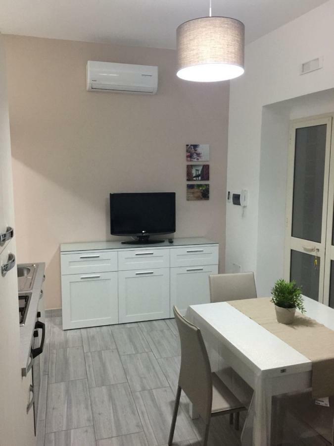 Alloggio Tulipano Apartment Acerra Bagian luar foto
