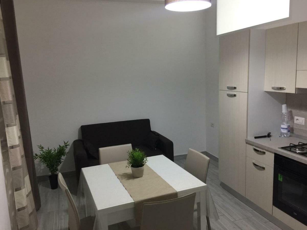 Alloggio Tulipano Apartment Acerra Bagian luar foto