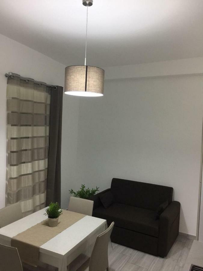Alloggio Tulipano Apartment Acerra Bagian luar foto